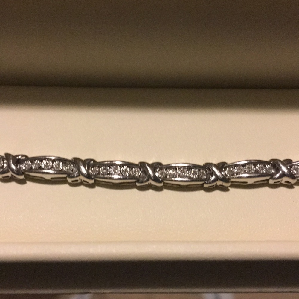 Jared 1/2 CT - Picture 2 of 2